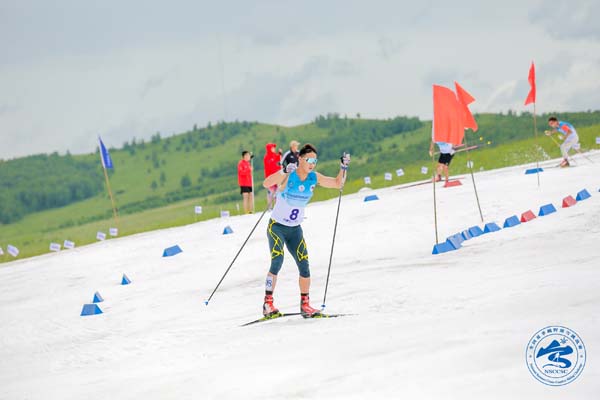 2019年全国夏季越野滑雪挑战赛举行孙清海马春分获男女组冠军