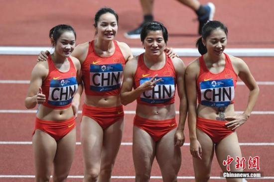 中国女子田径队险些在洛桑打破尘封12年的亚洲纪录。(资料图：图为雅加达亚运会田径女子4x100米接力决赛，获得银牌。/p中新社记者 杨华峰 摄)
