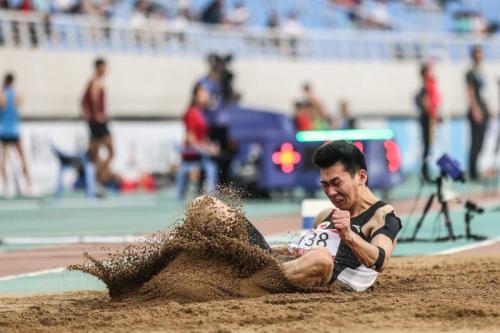 黄常州跳出8米15夺冠。组委会供图